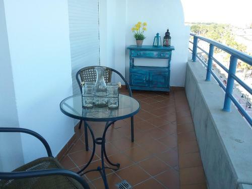 Apartamento En Primera L�nea de Playa. Seis Plazas.
