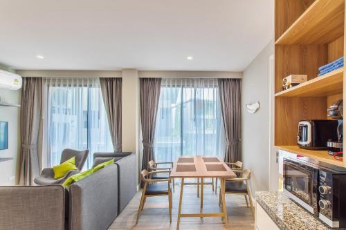 Apartment Near Bangtao Beach 2bdr 2bth #404