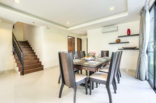 Villa Nata With Pool And 800 M Away From Beach