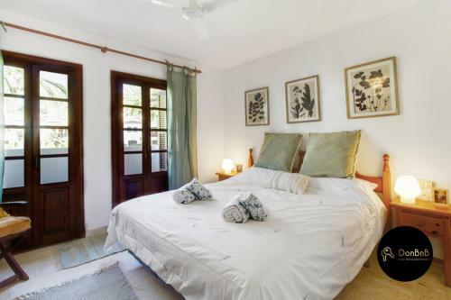Bonito Chalet En Estepona Con Piscina Y Playa