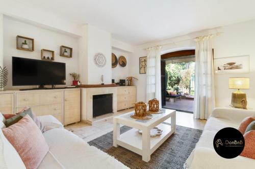 Bonito Chalet En Estepona Con Piscina Y Playa