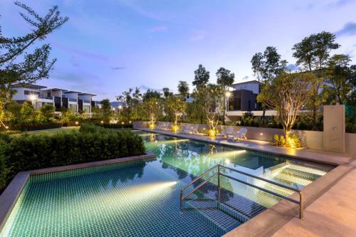 Townhouse At Laguna Park By Lofty