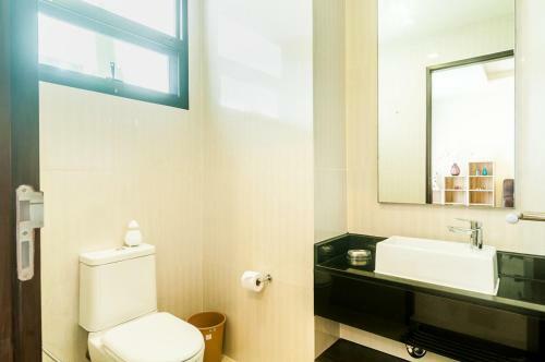 Villa 3bdr Townhouse 800m From Bangtao Beach