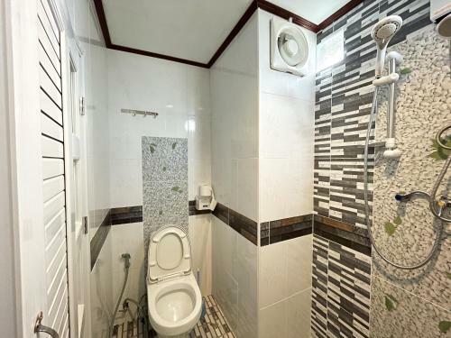 Hostal Studio House Near Tesco & Beach