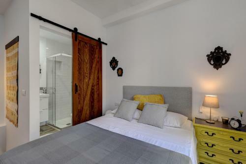 Unique Andalusian Townhouse Next To Beach