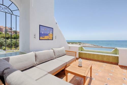 Front Sea View Apartment Estepona