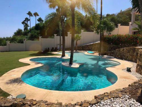 Huge Golf And Spa Mansion 8 Min From Puerto Banus