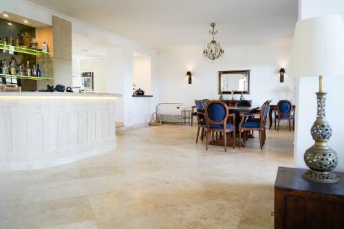 Huge Golf And Spa Mansion 8 Min From Puerto Banus