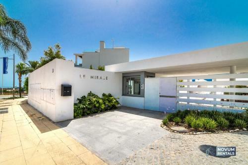 Newly Built 2-bdrm Apartment In Le Mirage