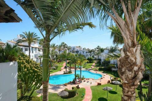 Apartamento Beachside Appartment With Pool, 150m To The Beach