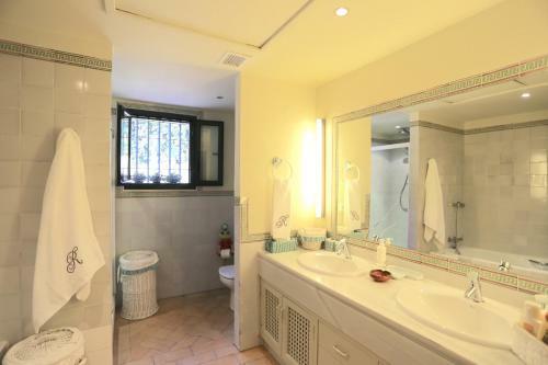 Las Ranas Casasola Beach Villa 15pax