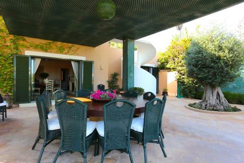 Las Ranas Casasola Beach Villa 15pax