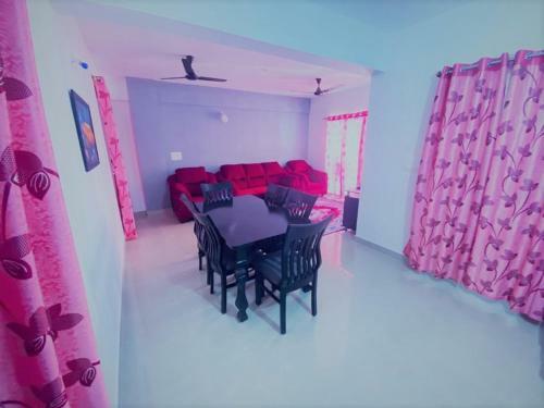 Apartamento La Casa Roja Negra (Huge 3 Bhk)