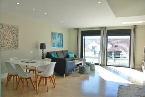 Modern Apartment With View To Gibraltar + Jacuzzi