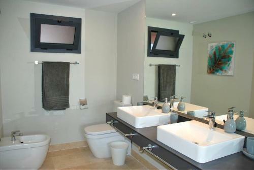 Modern Apartment With View To Gibraltar + Jacuzzi