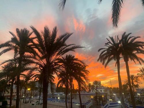 Beautiful 2-bed Apartment In Estepona With Seaview