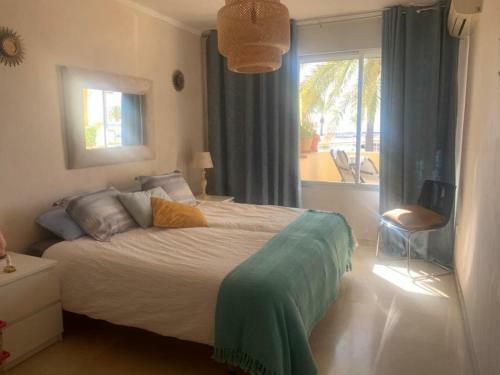 Beautiful 2-bed Apartment In Estepona With Seaview