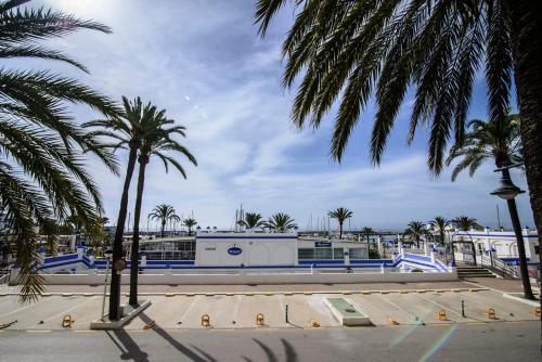 Beautiful 2-bed Apartment In Estepona With Seaview