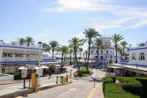 Beautiful 2-bed Apartment In Estepona With Seaview