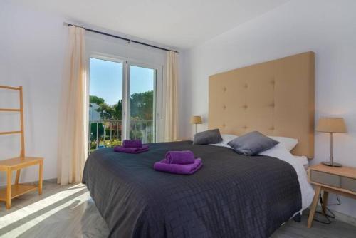 11226 - Modern Beach Side Duplex Penthouse.