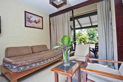 Raffles Gateway Hotel