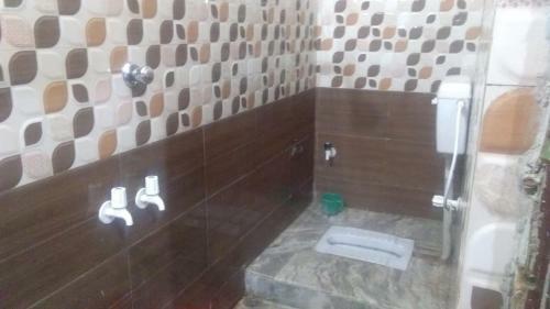 Hotel Amit Rest House By Wb Inn
