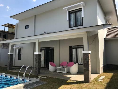 Kensington Villa