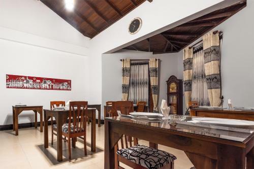 Hostal Gold Crown Residence