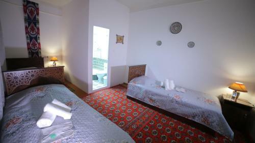 Hostal Qutlug Qadam Guest House