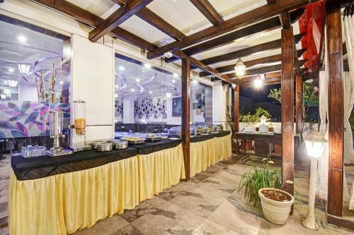 Townhouse Oak Hotel Hillview