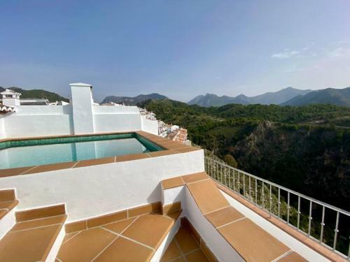 Casa Con Incre�bles Vistas A Las Monta�as Y Al Mar