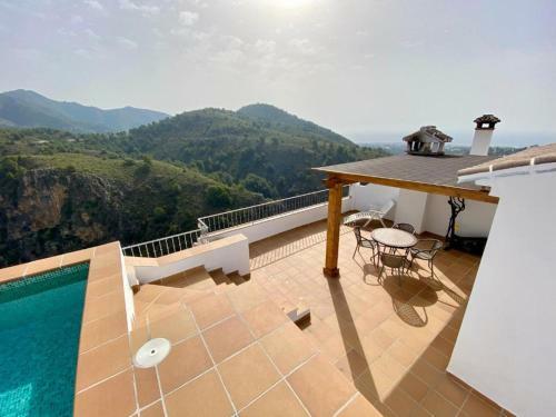 Casa Con Incre�bles Vistas A Las Monta�as Y Al Mar