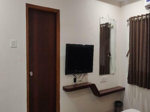 Hotel Oyo Flagship 87206 Ellora Crown