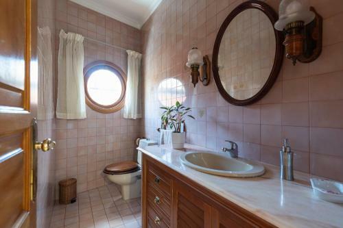Villa The Yellow House Climatized Pool - Solarium - Parking
