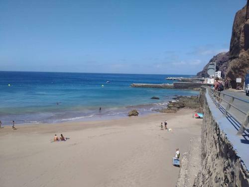 North Cliff Apartment *the Ocean Beneath Your Feet*