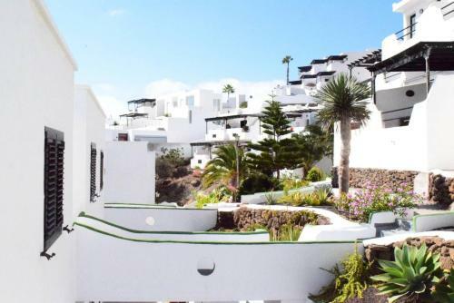 North Cliff Apartment *the Ocean Beneath Your Feet*