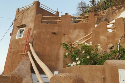 Casa Cueva Azul