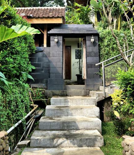 Tirta Arsanta Hot Springs & Villa