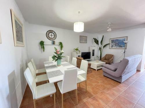 Apartamento 3 Dormitorios Frente Al Mar Garrucha