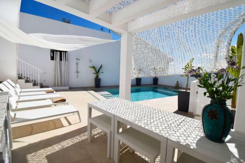 Villa Stunning, Luxury Home In Gaucin Town, Heated Pool