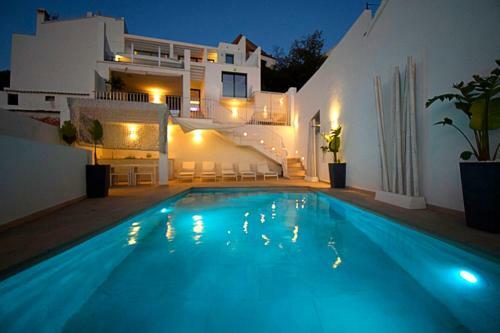 Villa Stunning, Luxury Home In Gaucin Town, Heated Pool