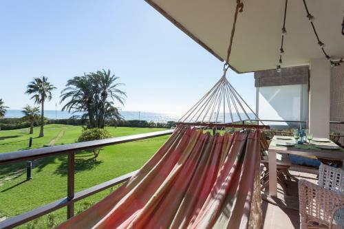 Gavamar Castelldefels Beachfront Apartment- Direct Access To The Beach