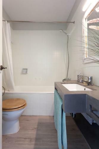 Gavamar Castelldefels Beachfront Apartment- Direct Access To The Beach