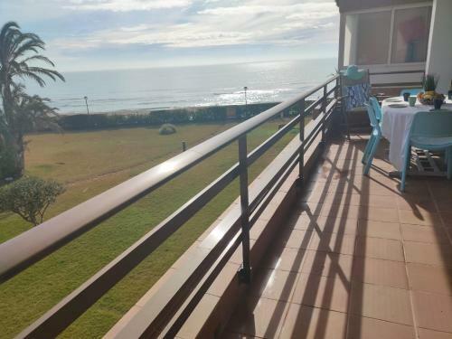 Gava Mar- Castelldefels Beachfront Apartment- Direct Access To The Beach