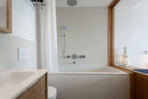 Gava Mar- Castelldefels Beachfront Apartment- Direct Access To The Beach