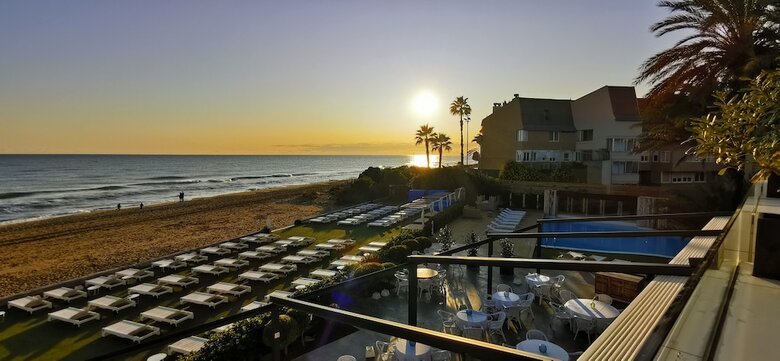 Hotel Tropical Gava Mar