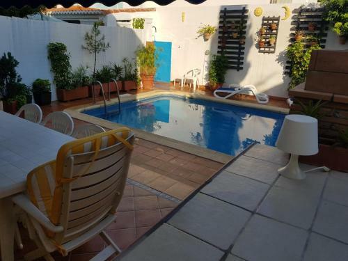 Gran Adosado En Zona Tranquila Con Piscina Privada