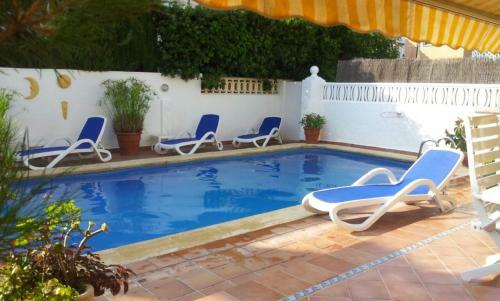 Gran Adosado En Zona Tranquila Con Piscina Privada