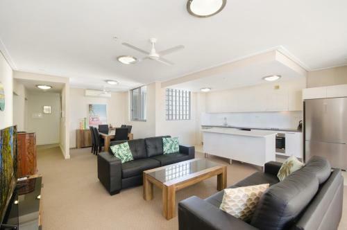 Dalgety Apartments