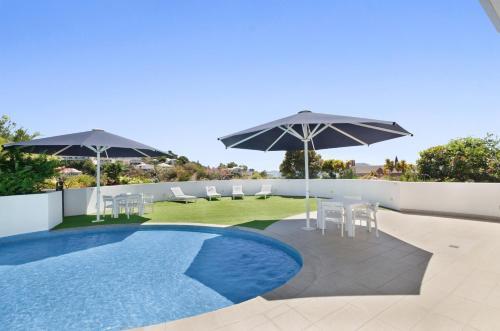 Dalgety Apartments